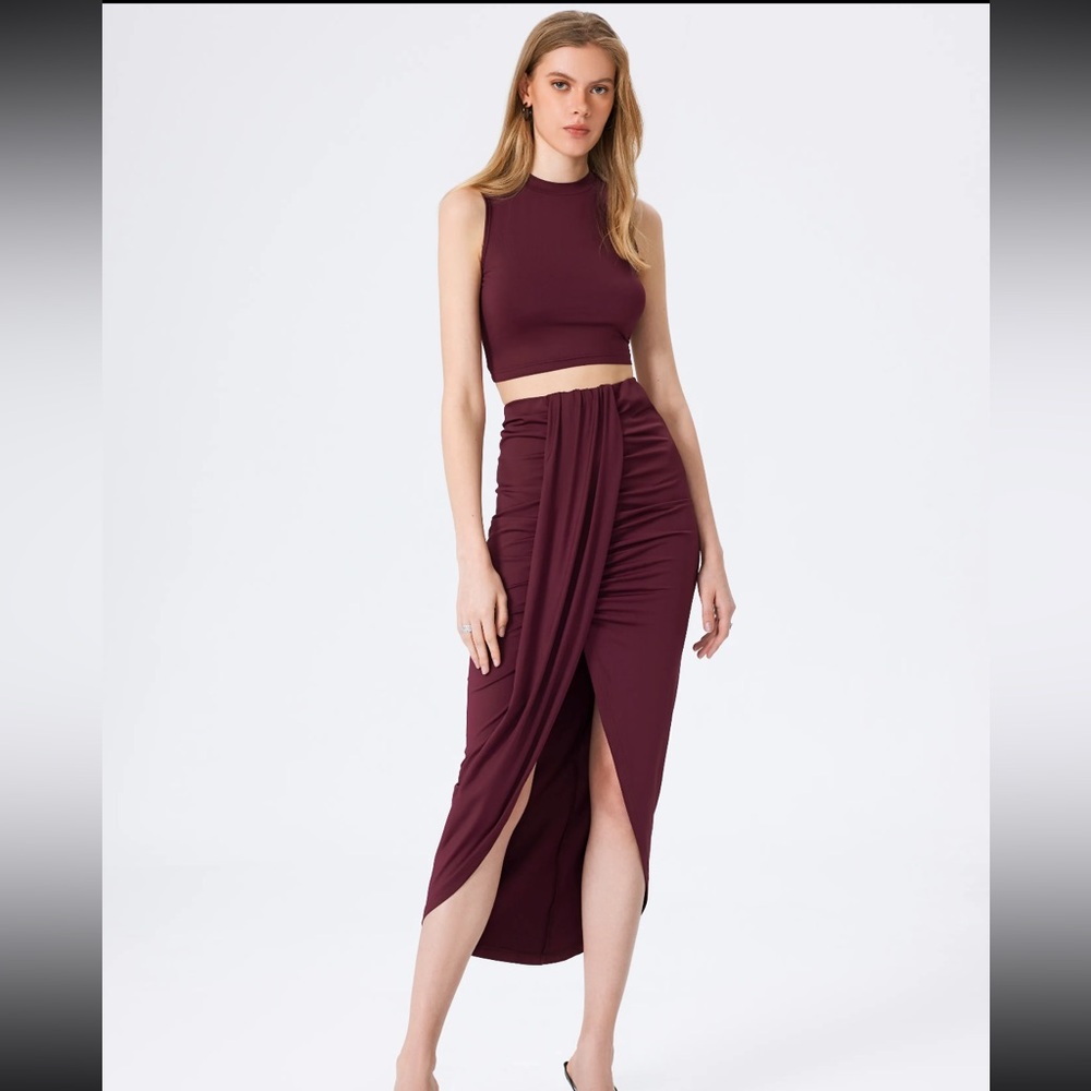Elegant Olive Green JERSEY CROP TANK TOP & RUCHED MAXI SKIRT - Picture 2 of 6